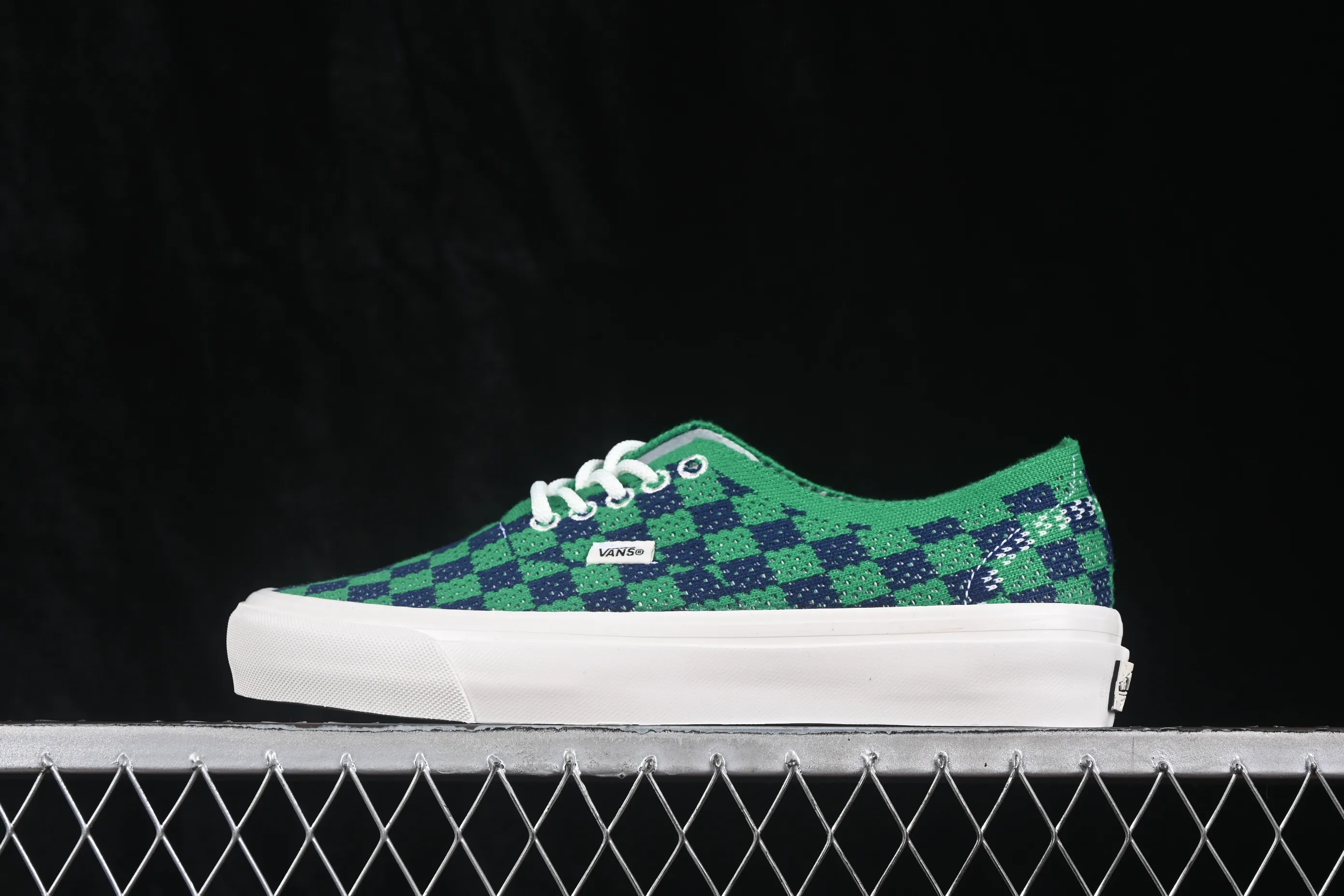 All categories Vans Vans series Vans Low Vans low-top Vans Authentic 44 Vans low-top casual skateboard shoes VN000EJC5W3